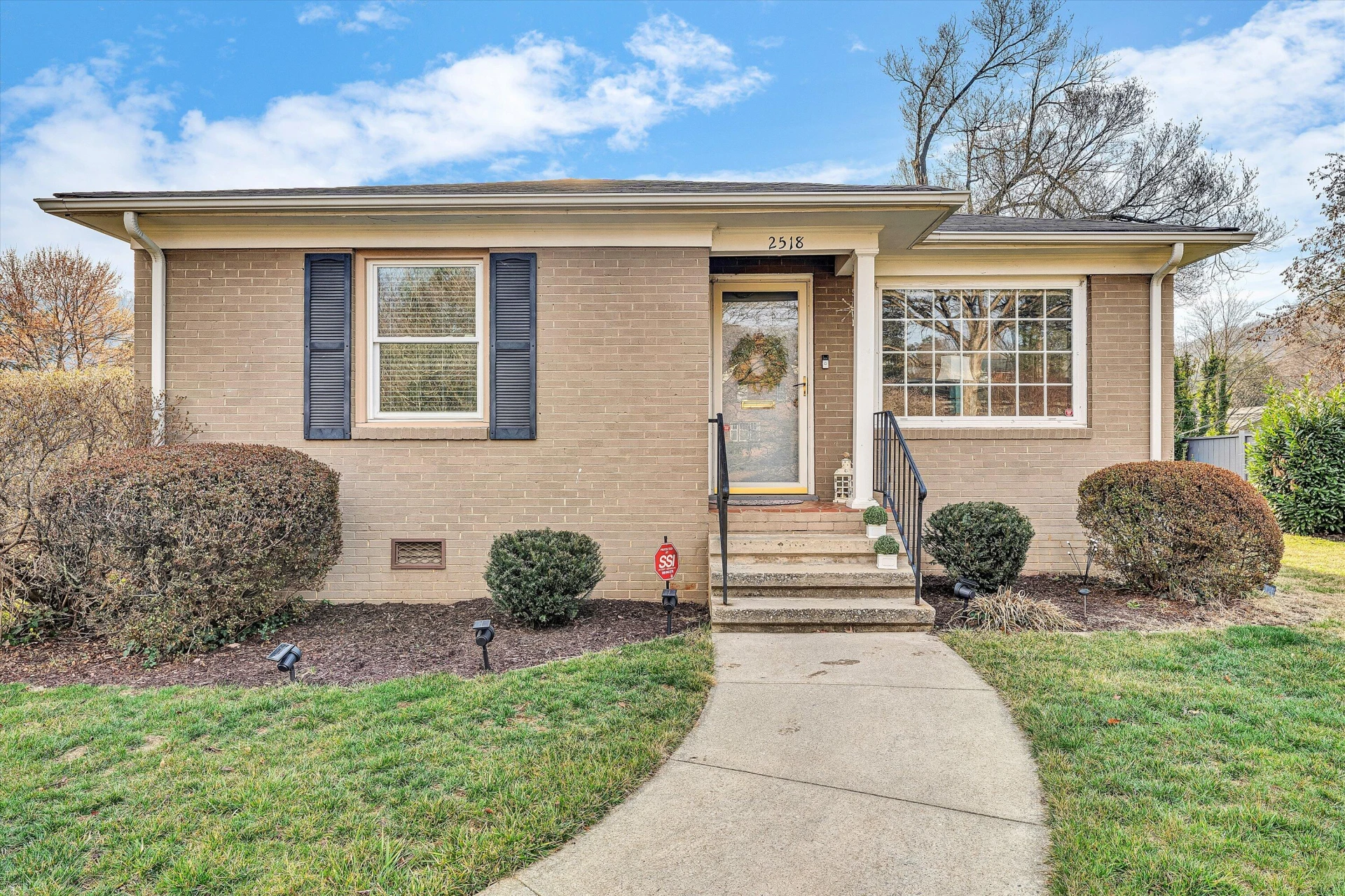 2518 Carolina AVE