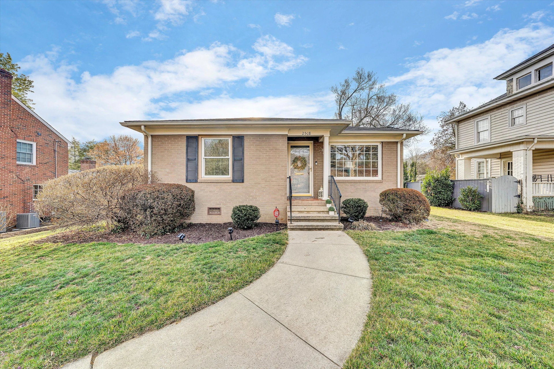 2518 Carolina AVE - Photo 2