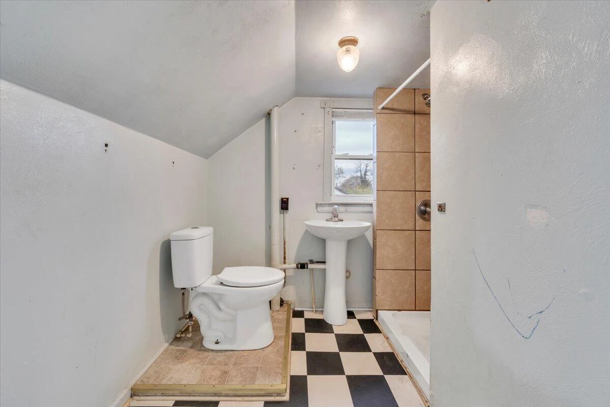 2810 Courtland RD - Photo 10