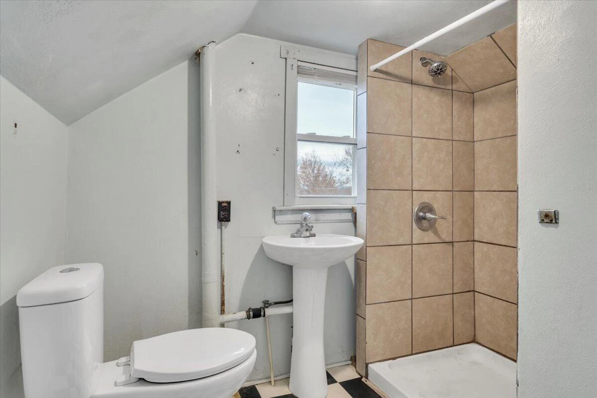 2810 Courtland RD - Photo 11