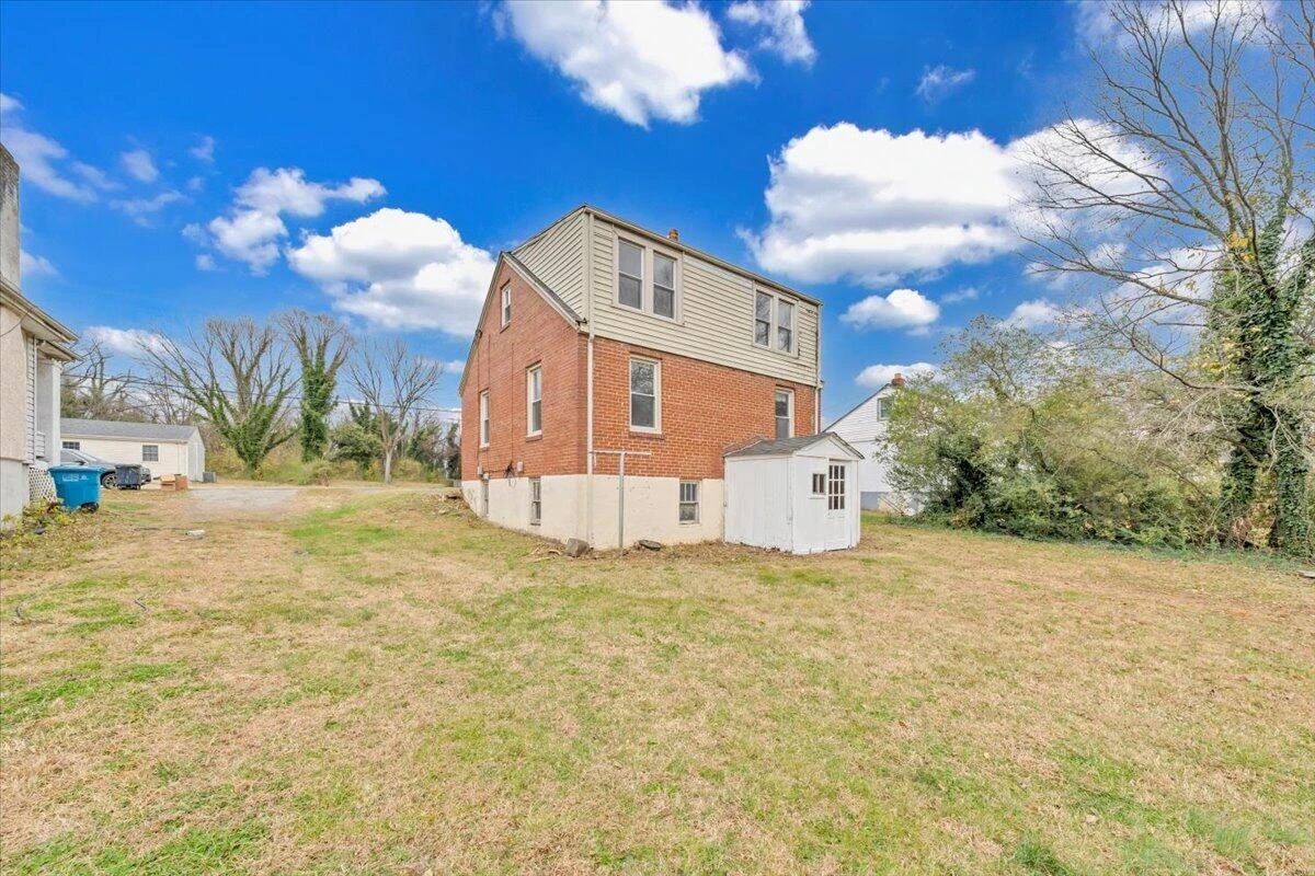 2810 Courtland RD - Photo 18