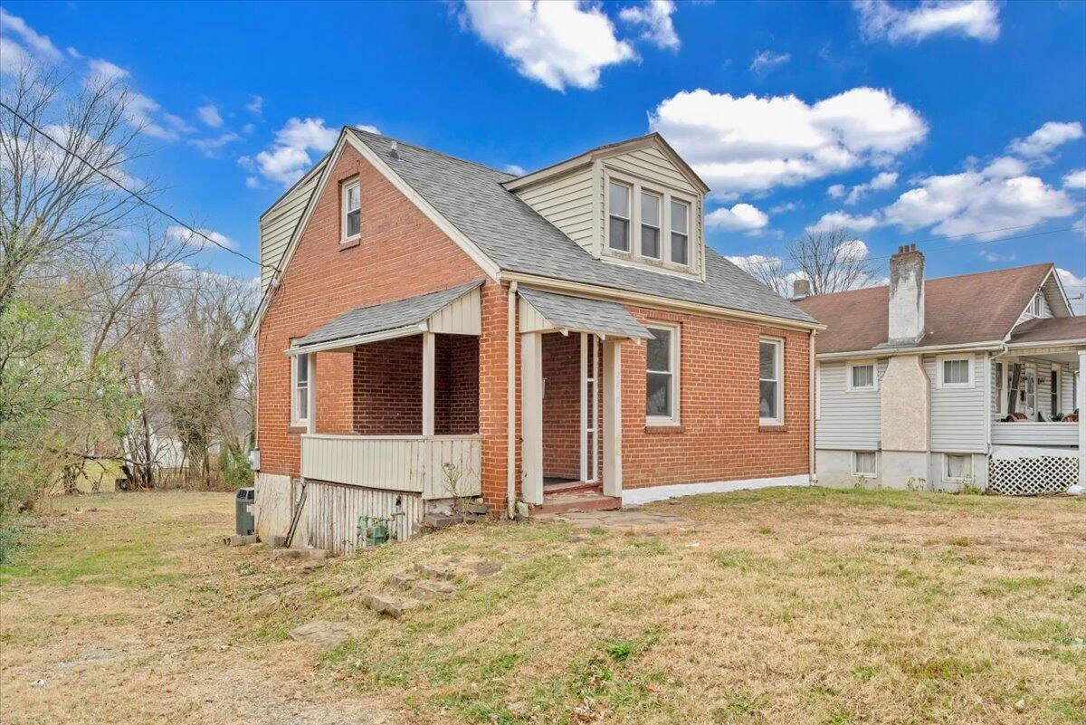 2810 Courtland RD - Photo 2