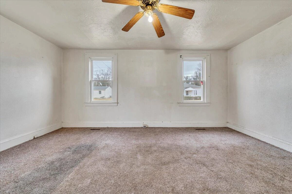 2810 Courtland RD - Photo 5