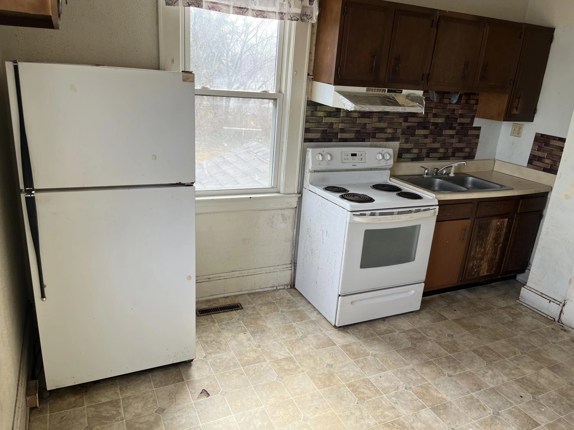 2810 Courtland RD - Photo 8