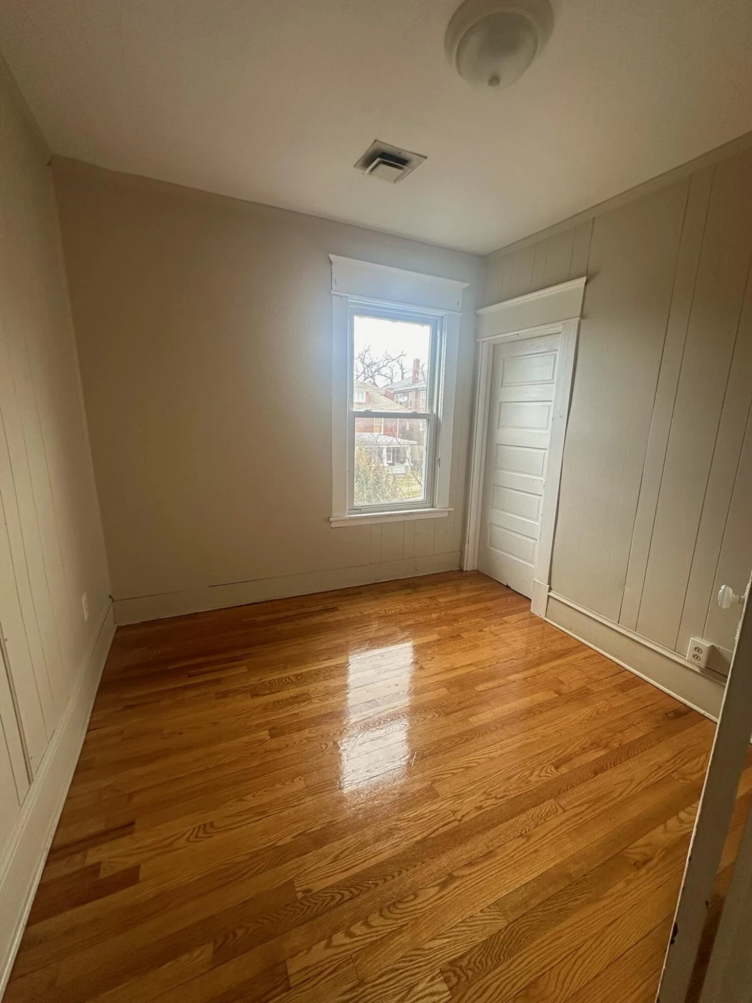 540 Allison AVE - Photo 2