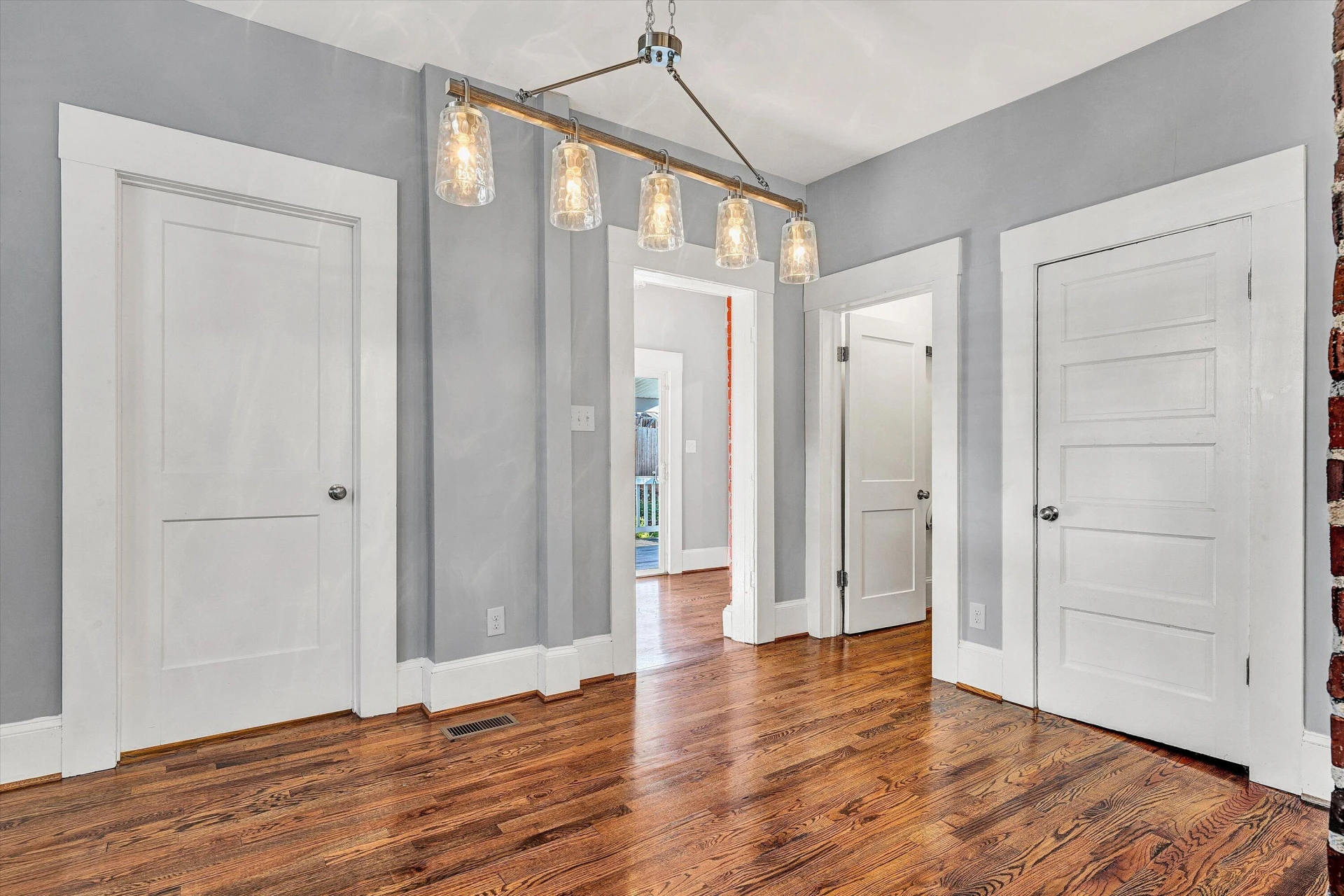 2031 Sherwood AVE - Photo 29