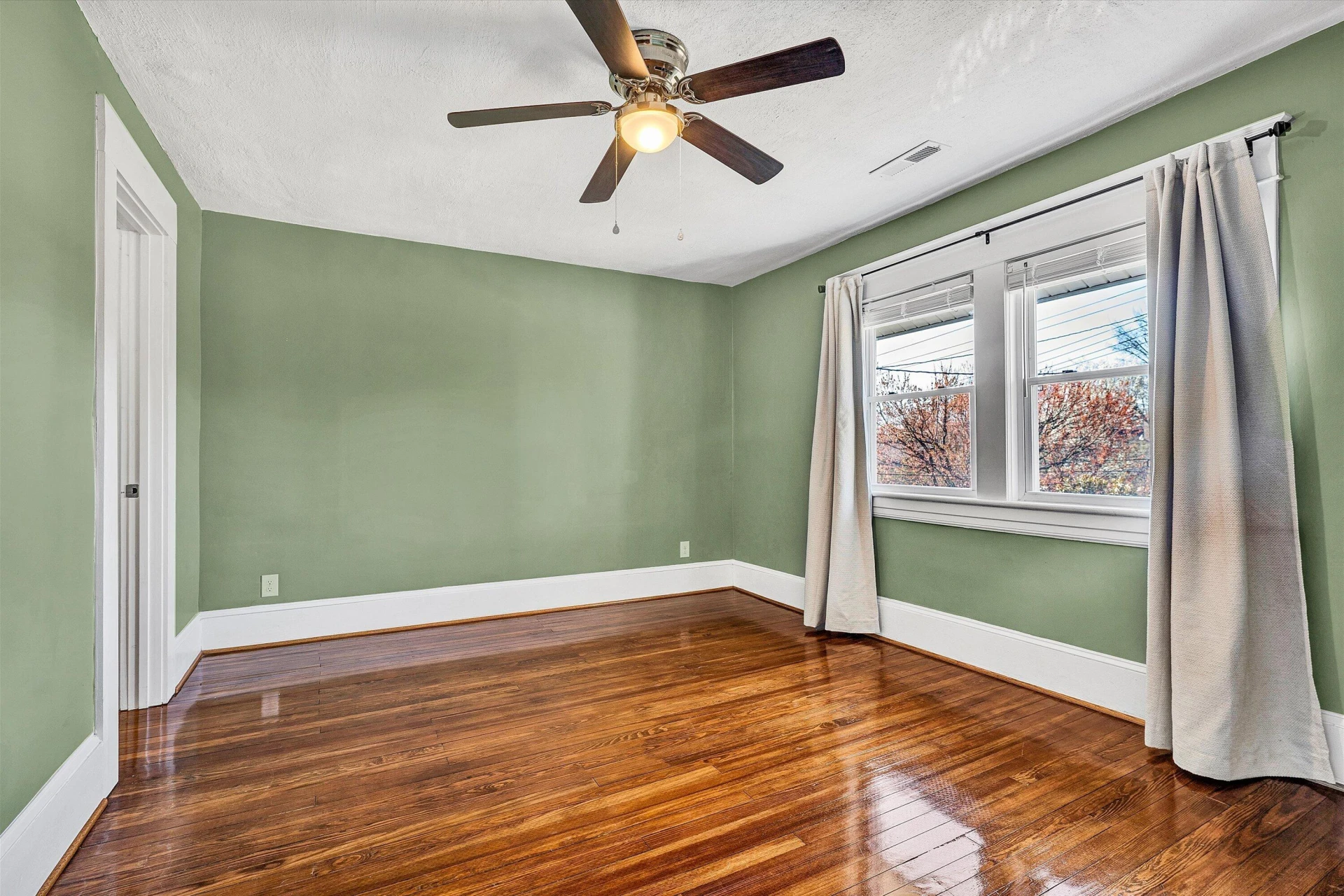 2031 Sherwood AVE - Photo 34