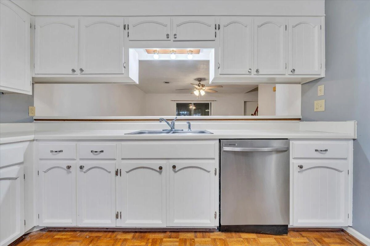435 Burwell ST - Photo 11