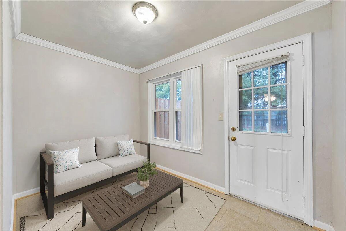 435 Burwell ST - Photo 15
