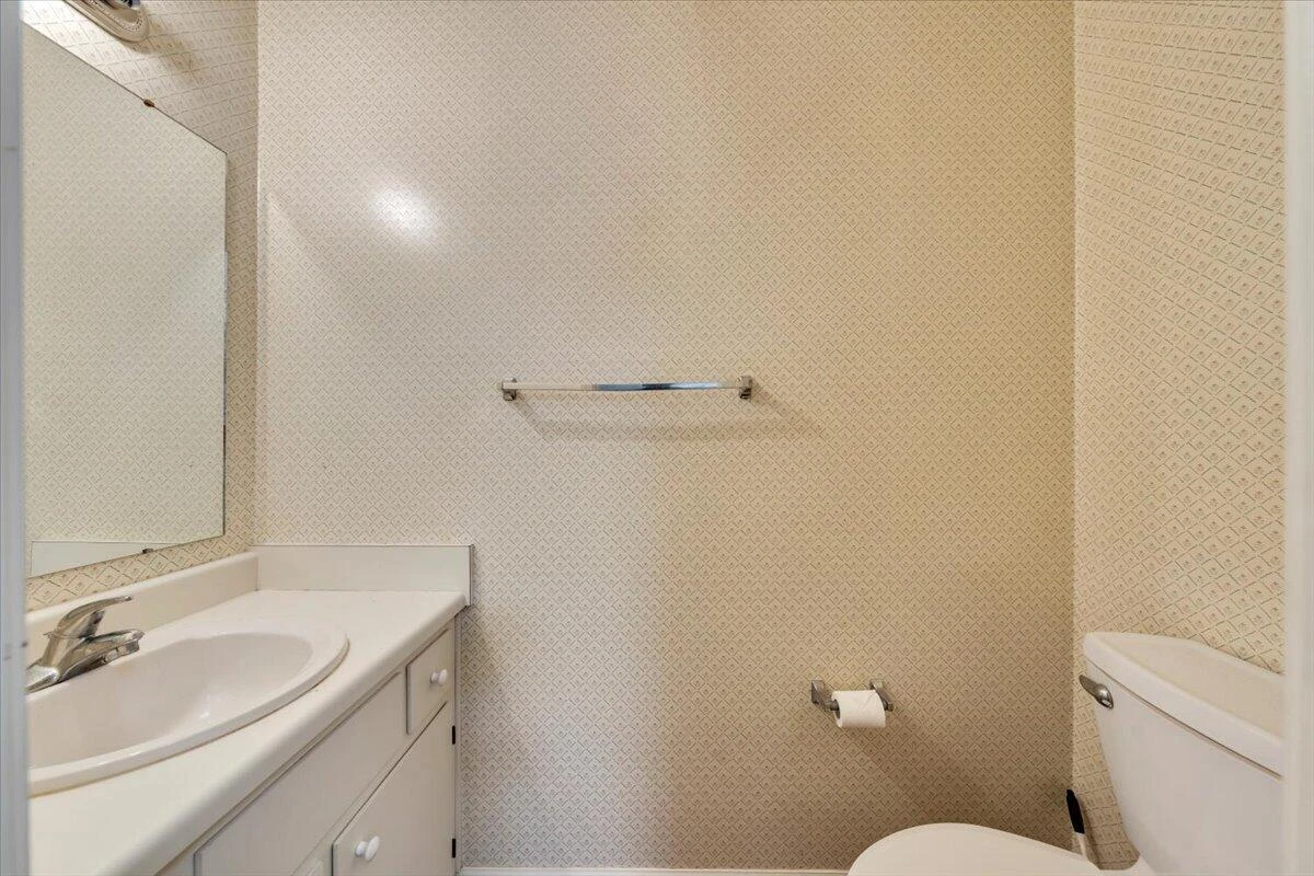 435 Burwell ST - Photo 16