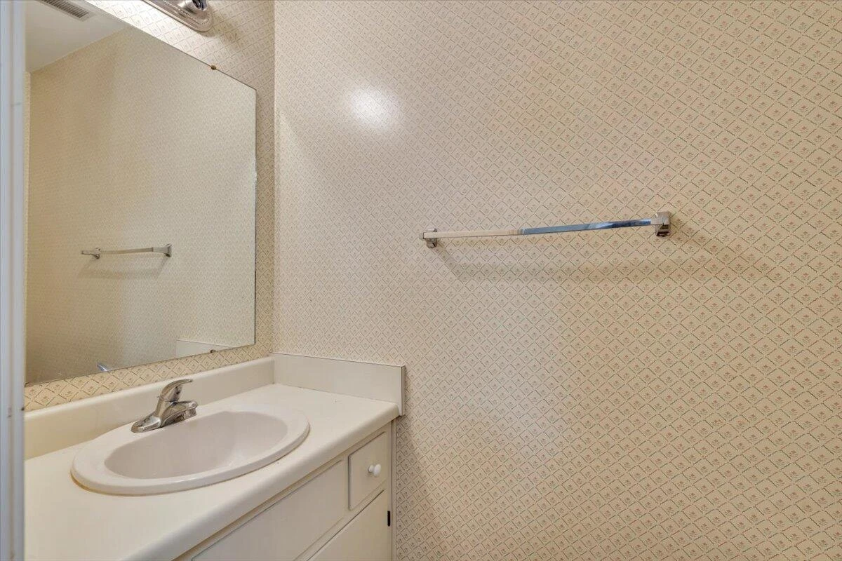 435 Burwell ST - Photo 17