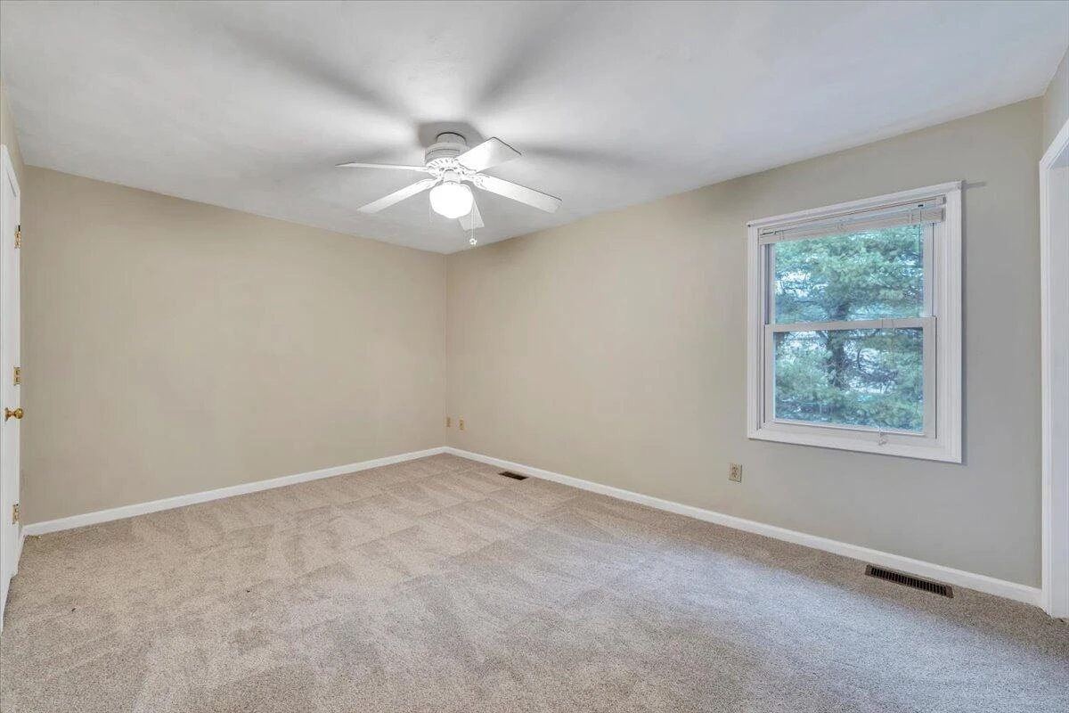 435 Burwell ST - Photo 18