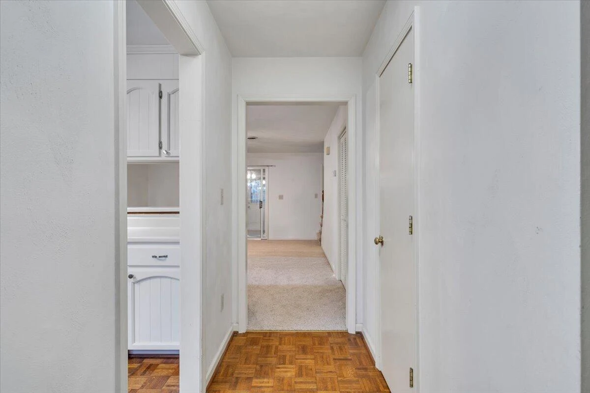 435 Burwell ST - Photo 3