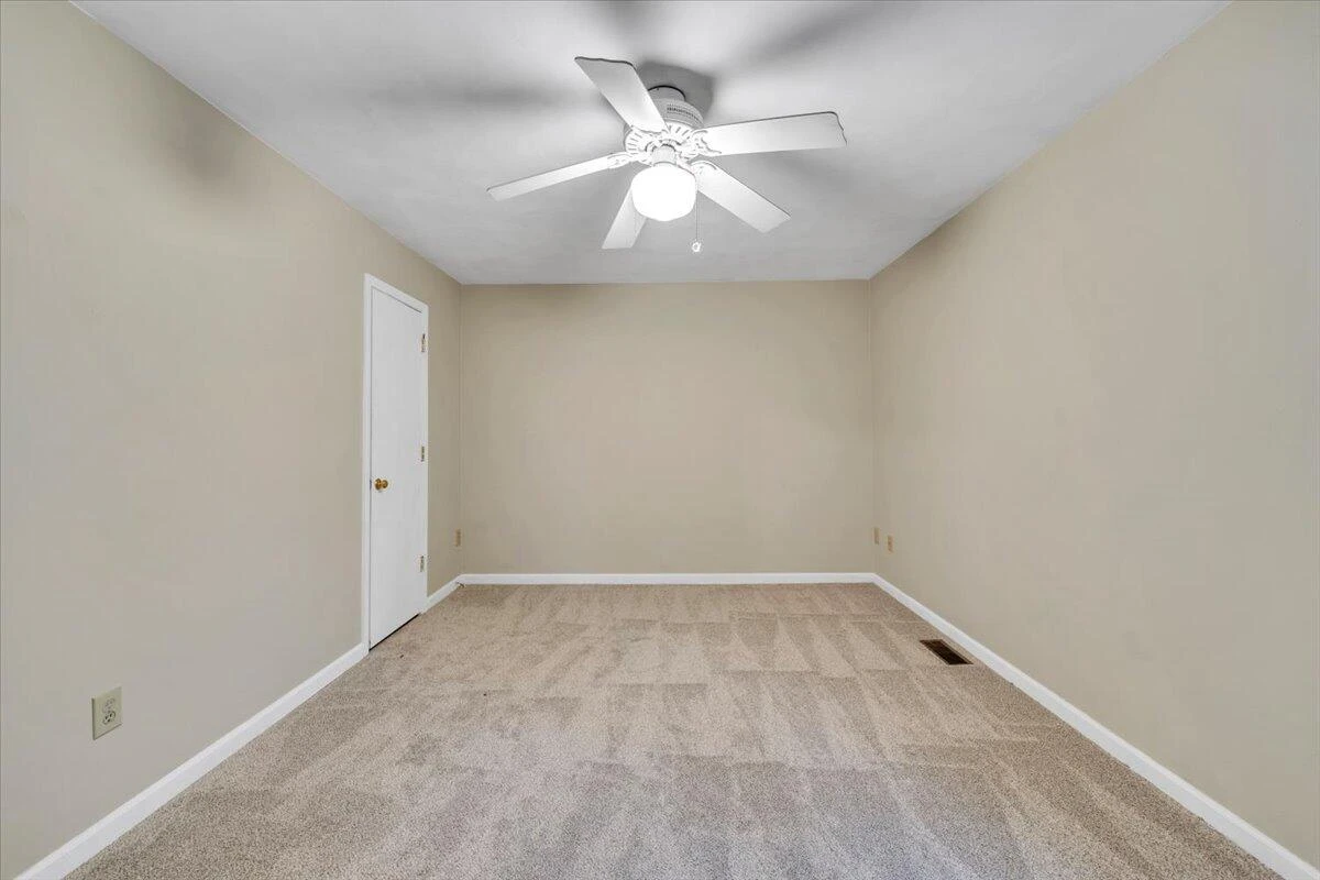 435 Burwell ST - Photo 8