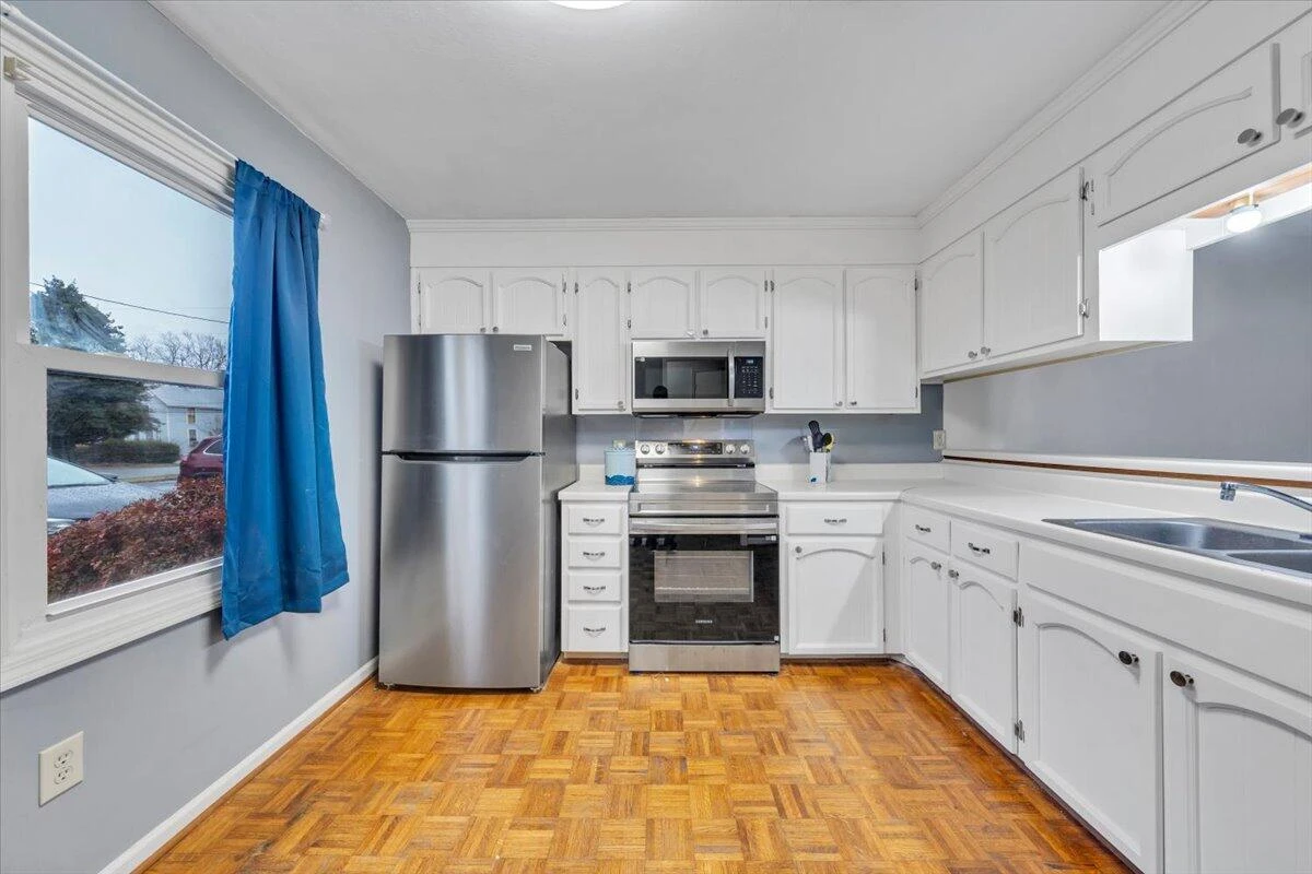 435 Burwell ST - Photo 9
