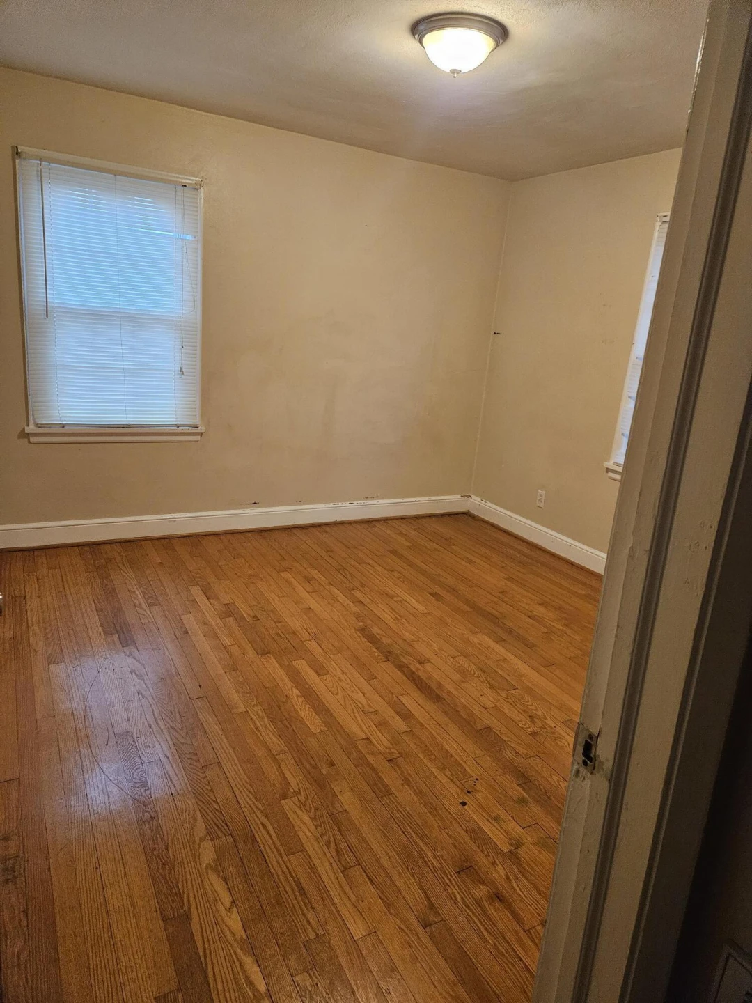 2718 Meadowview DR - Photo 6
