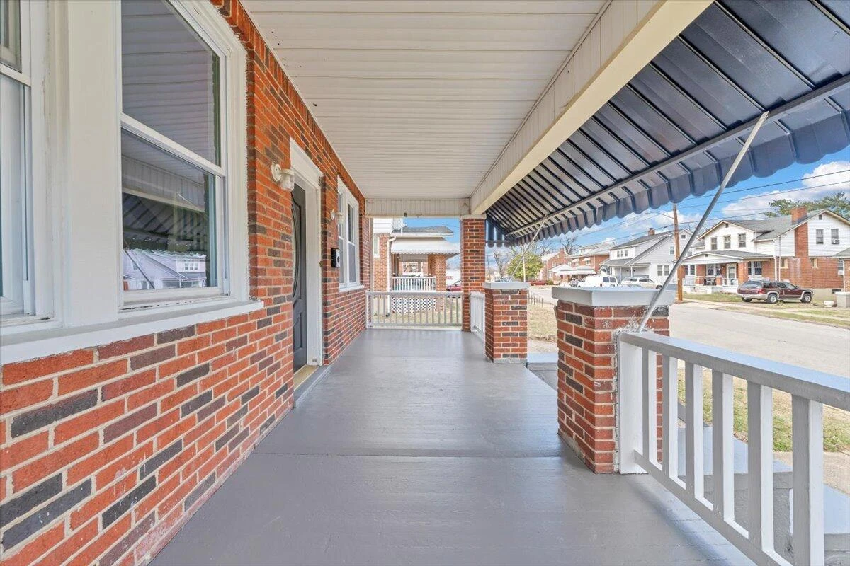 2608 Florida AVE - Photo 3