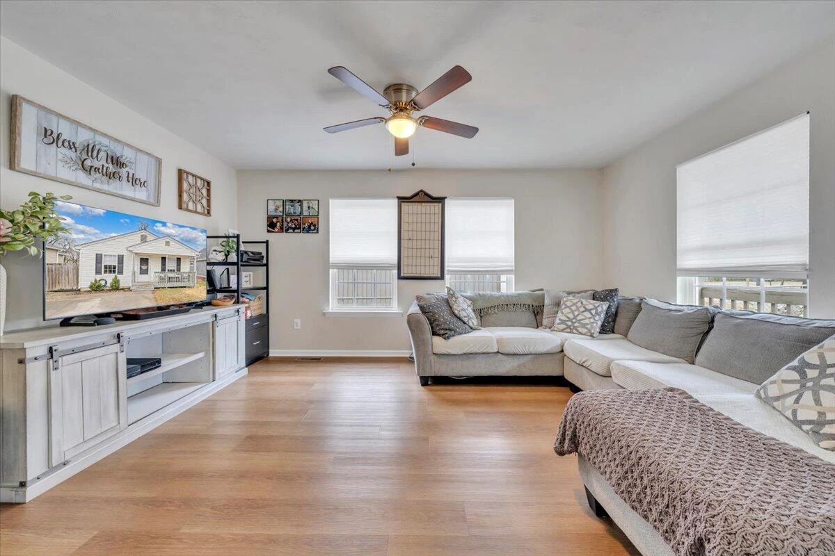 920 Mohawk AVE - Photo 4