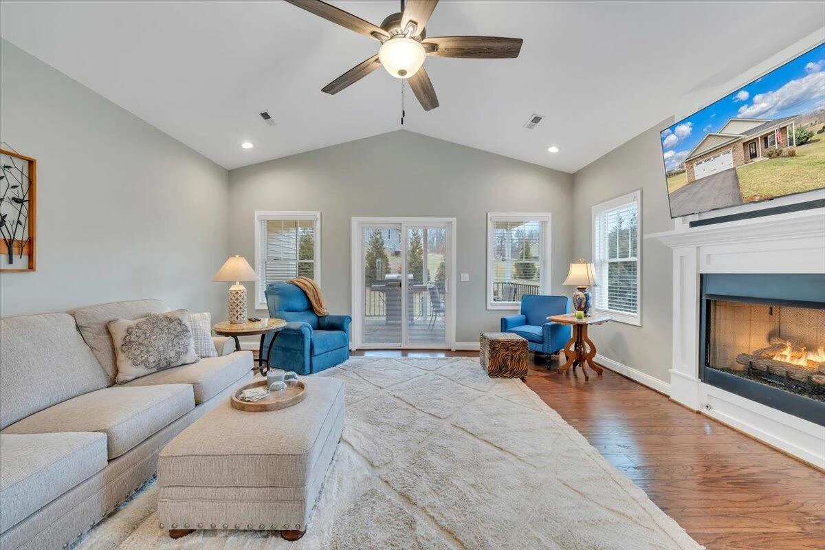 341 Bermuda DR - Photo 5