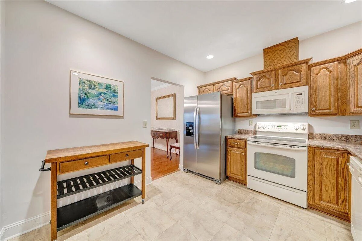 4444 Pheasant Ridge RD #405 - Photo 32