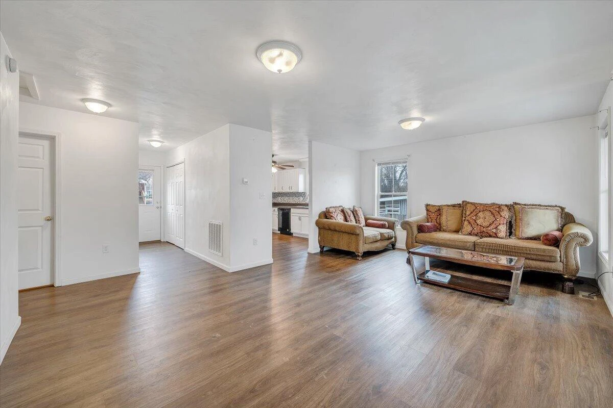 1305 22Nd ST - Photo 5