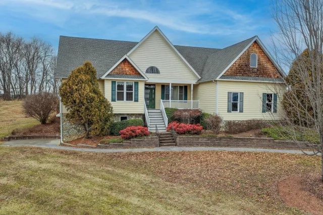 120 Spring Ridge LN