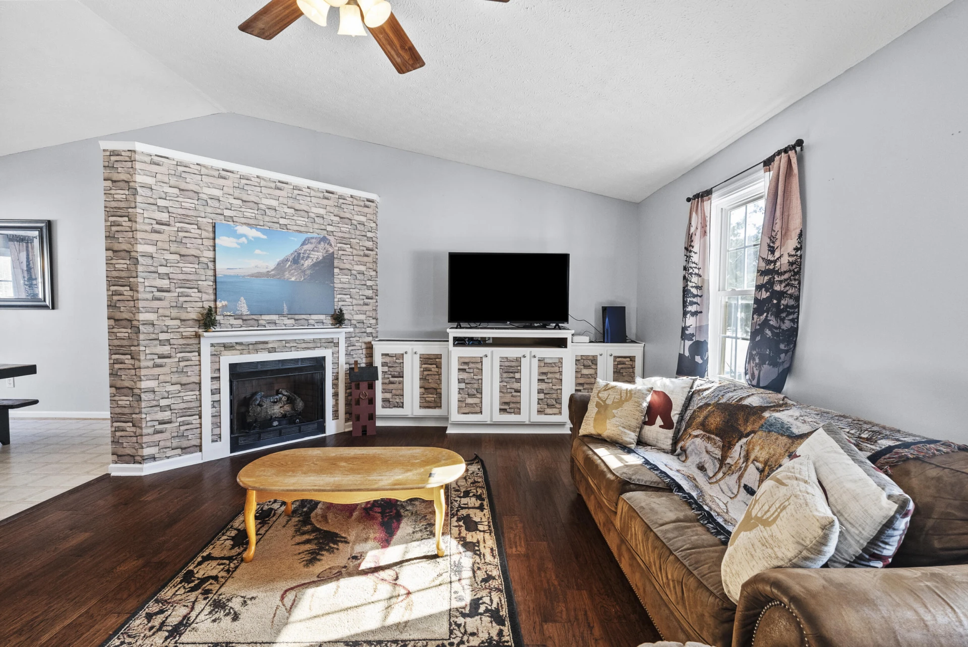 2305 Smith Mountain Lake PKWY - Photo 3