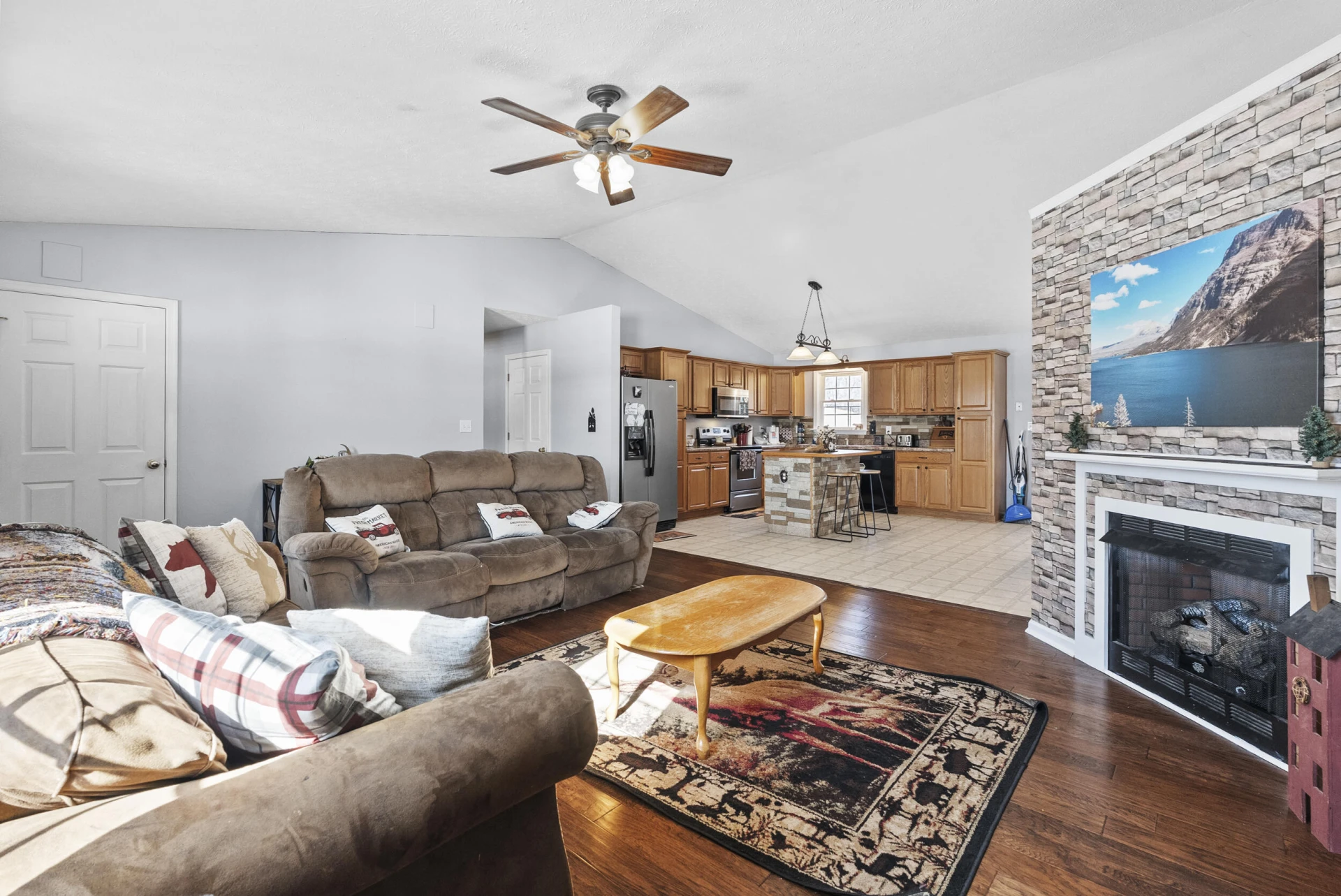 2305 Smith Mountain Lake PKWY - Photo 4