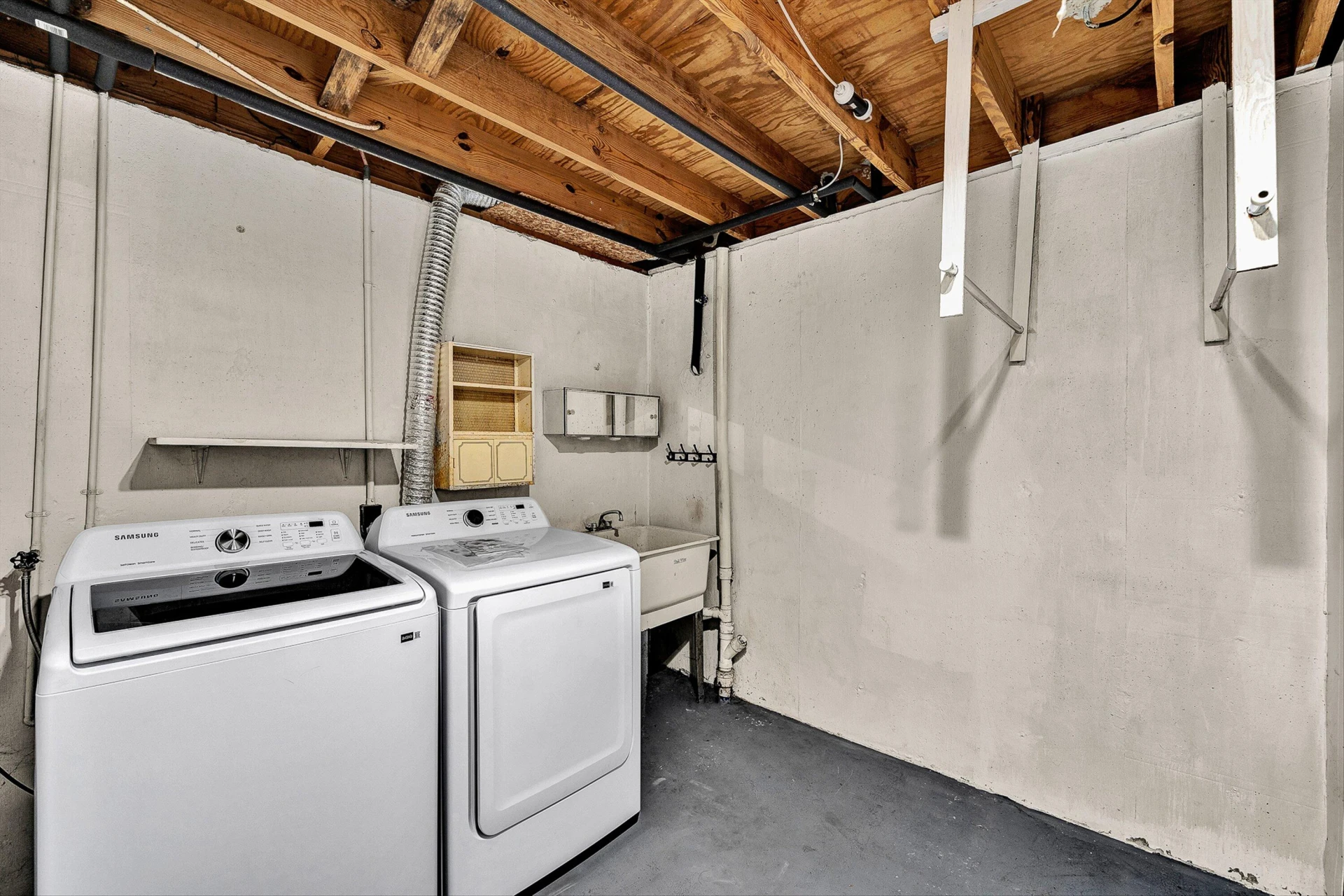 938 Hedgewood DR - Photo 29