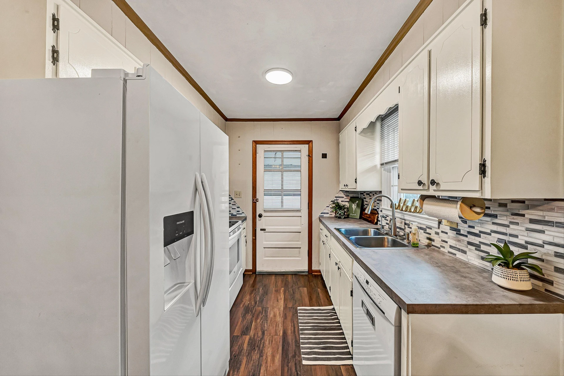 938 Hedgewood DR - Photo 9