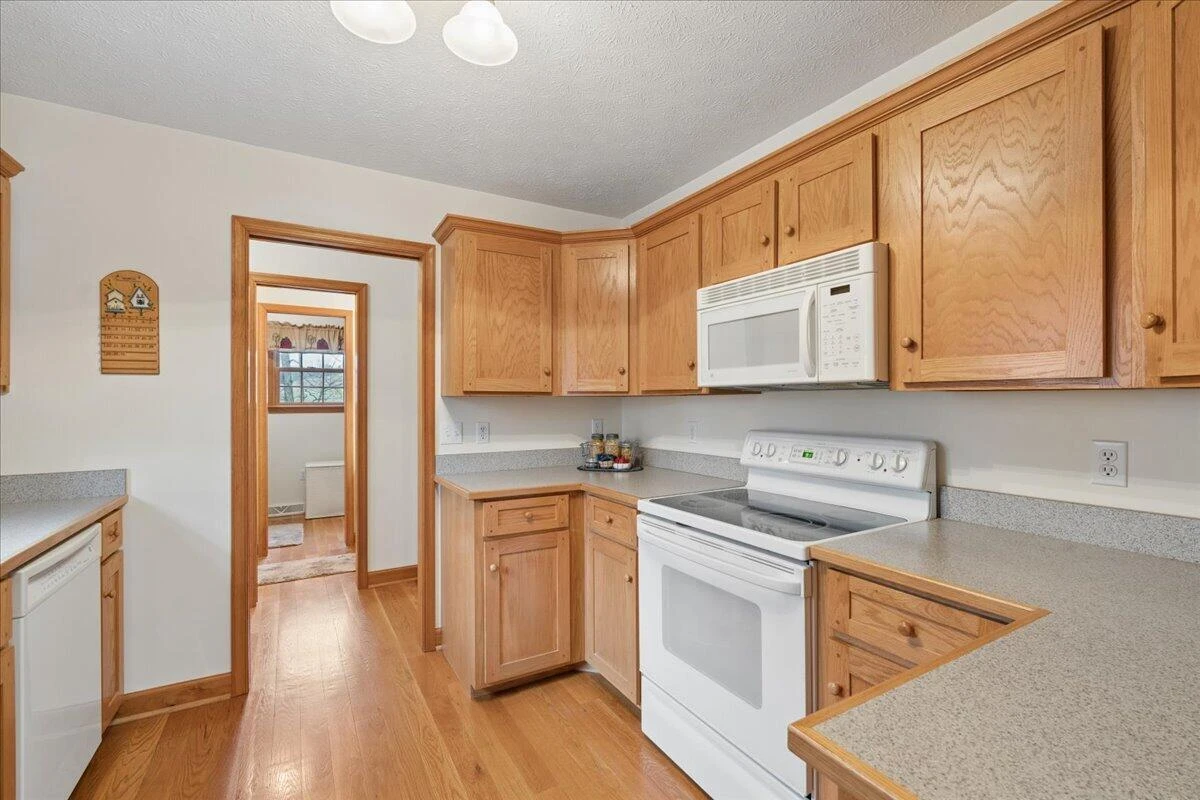 2064 Parker RD - Photo 16
