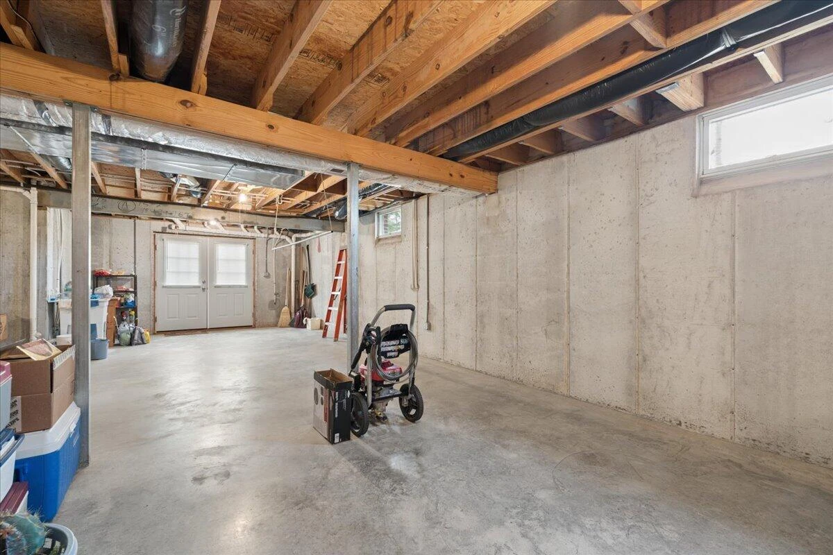2064 Parker RD - Photo 34