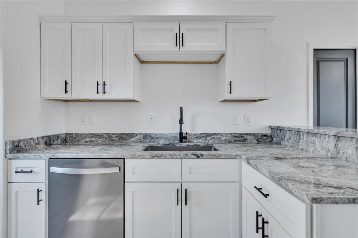 2226 Rutherford AVE - Photo 10