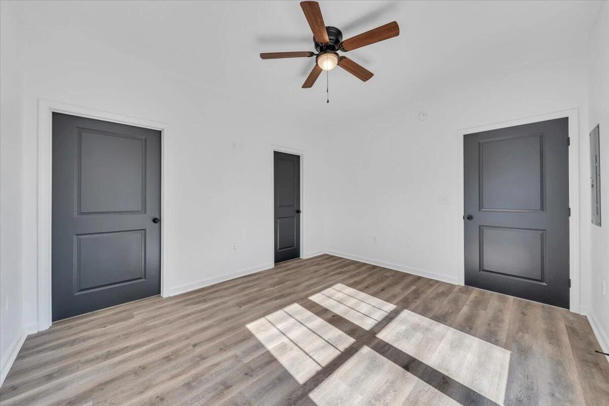2226 Rutherford AVE - Photo 16