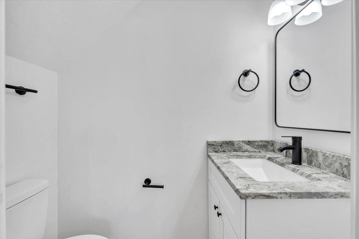 2226 Rutherford AVE - Photo 20