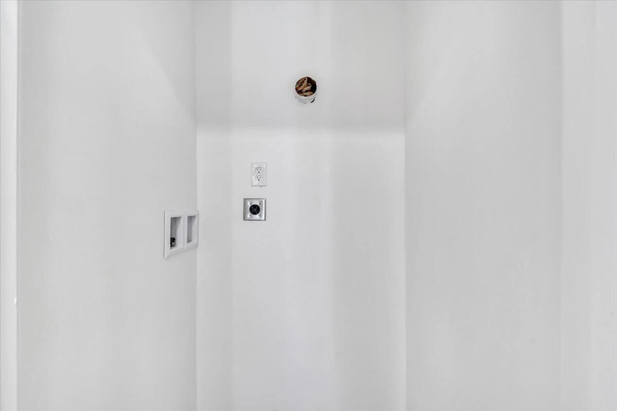 2226 Rutherford AVE - Photo 21
