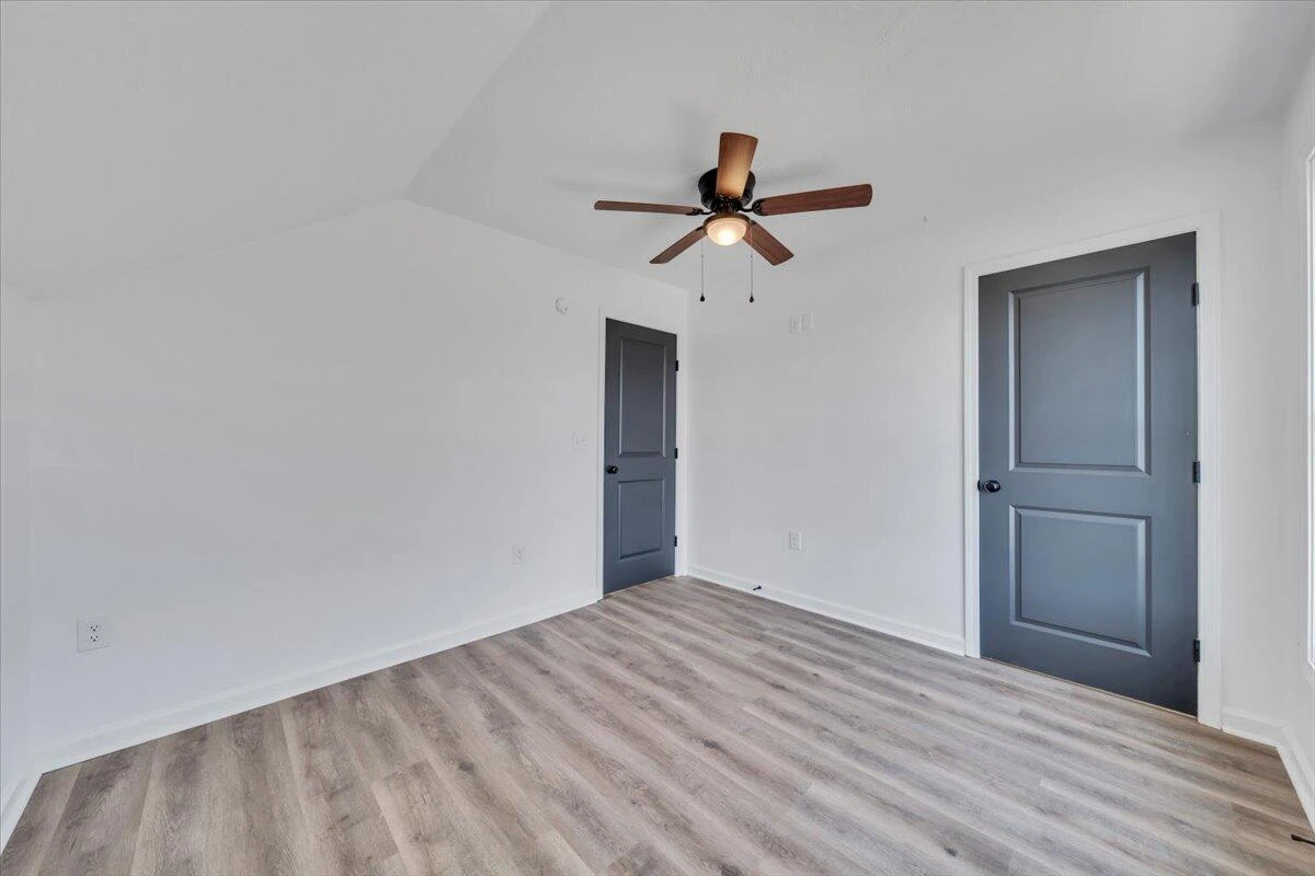 2226 Rutherford AVE - Photo 26
