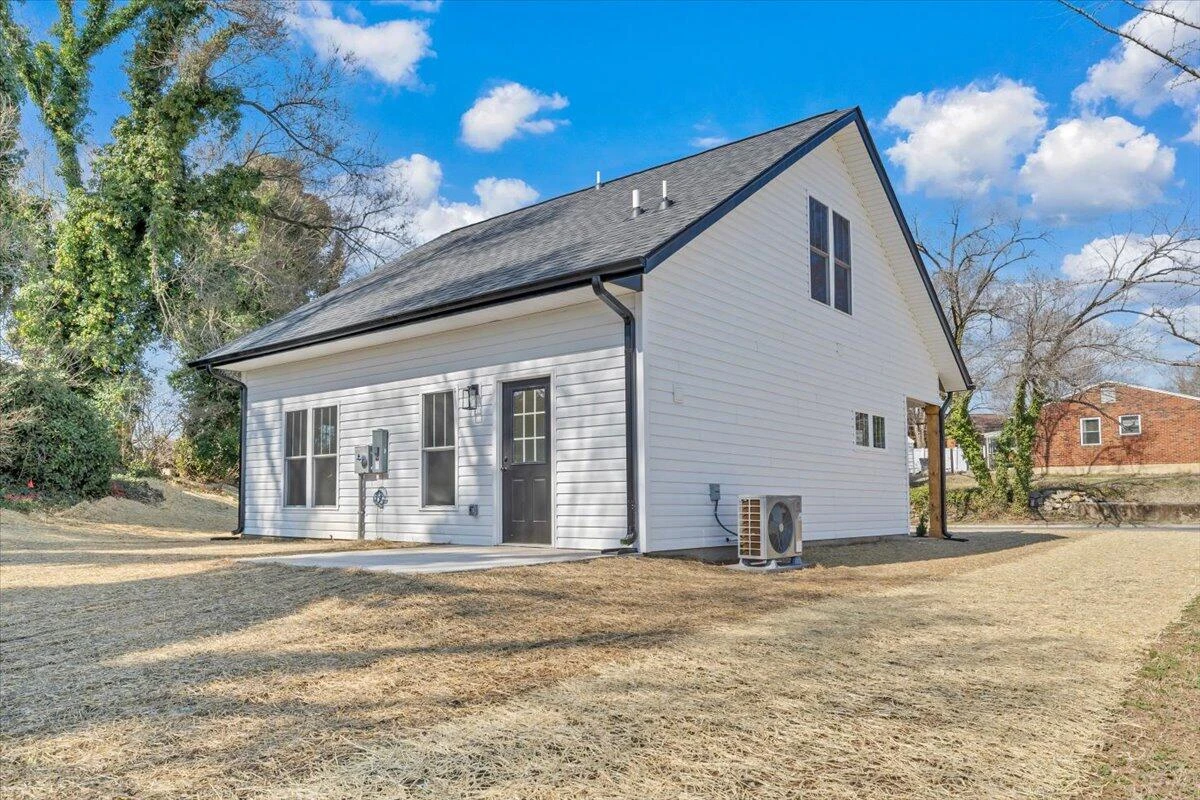 2226 Rutherford AVE - Photo 31