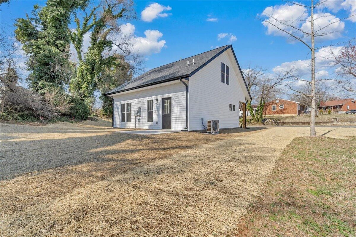 2226 Rutherford AVE - Photo 32
