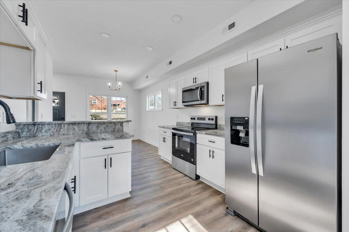 2226 Rutherford AVE - Photo 9