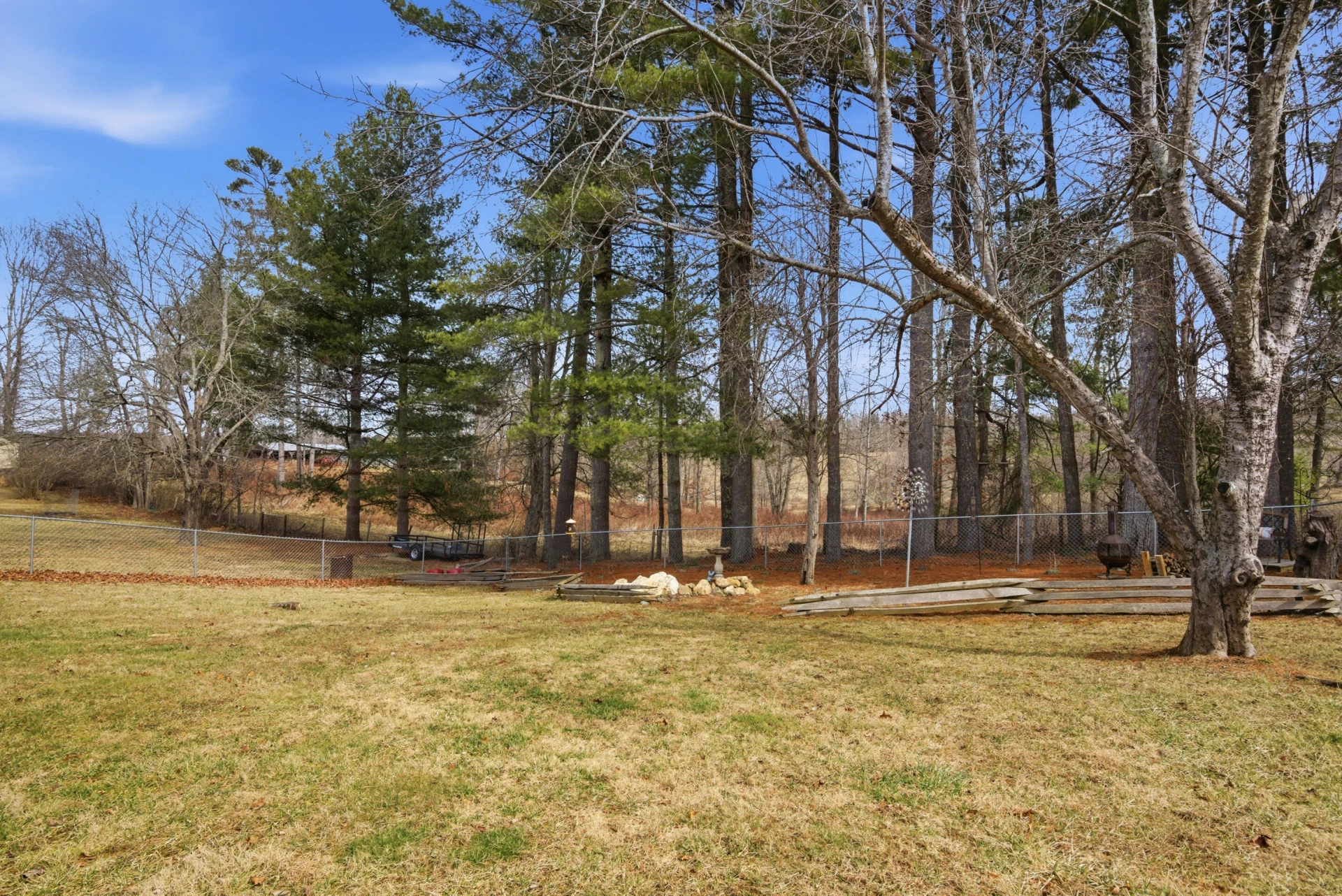 209 Courtland CIR - Photo 13