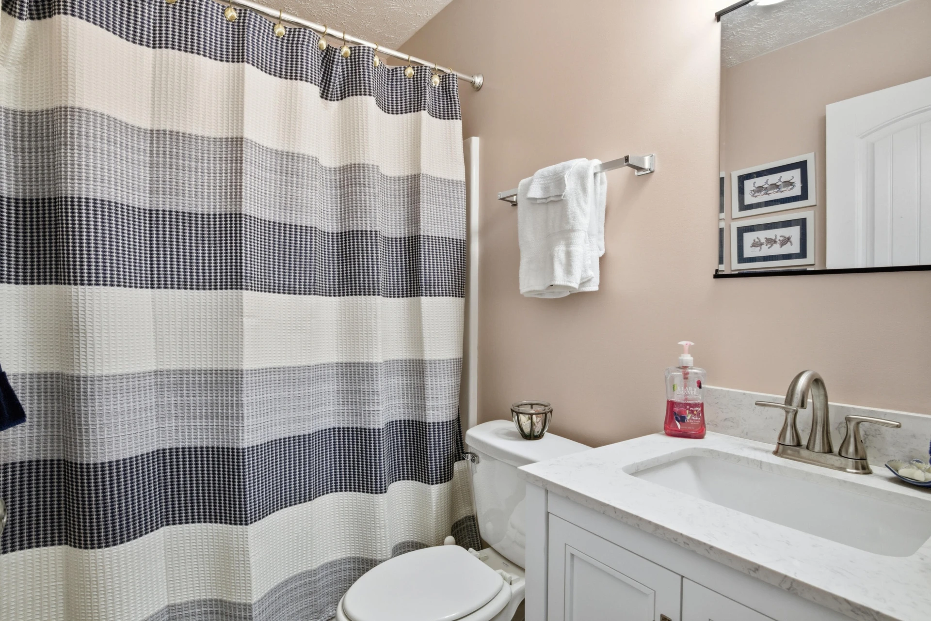 209 Courtland CIR - Photo 20