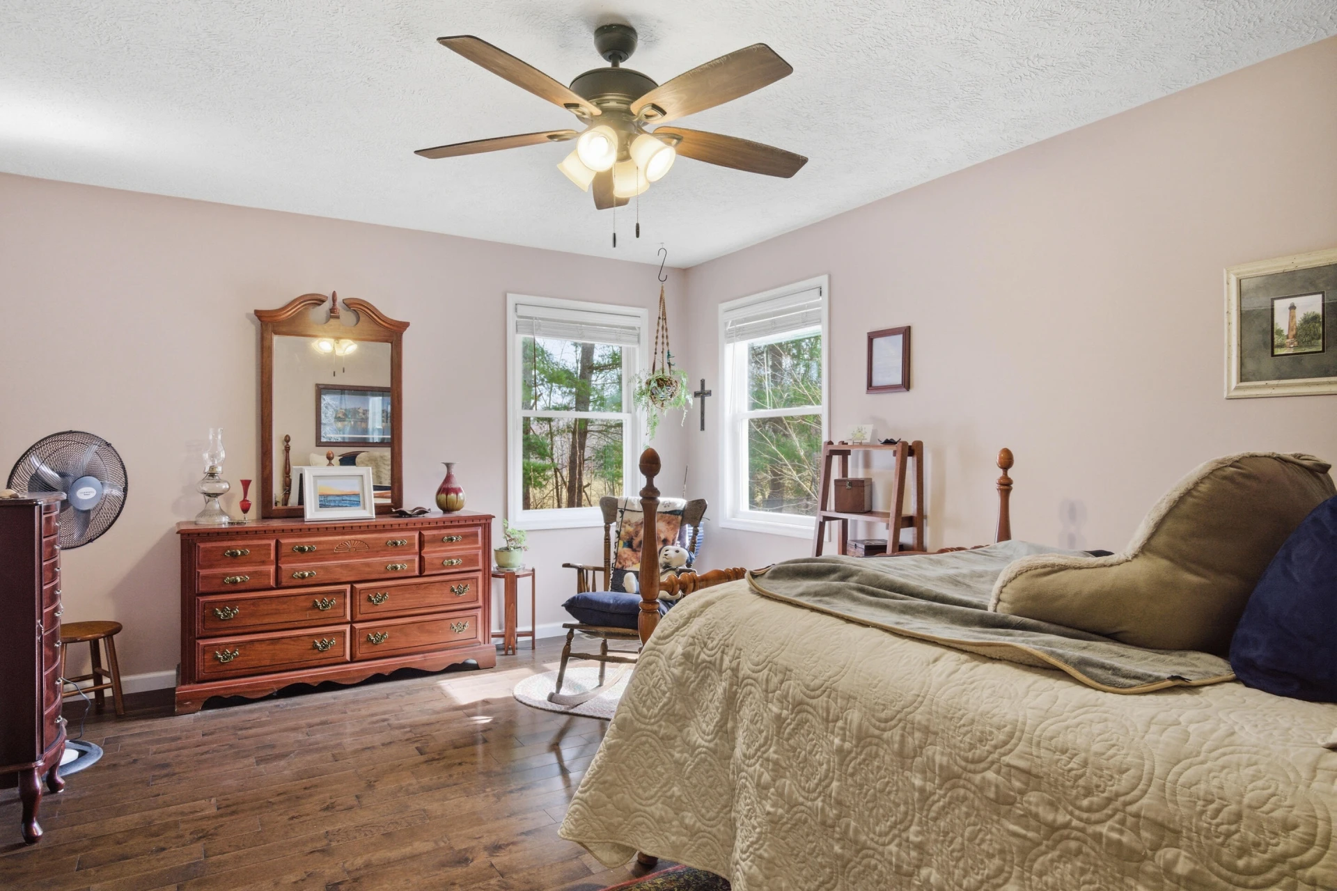 209 Courtland CIR - Photo 21