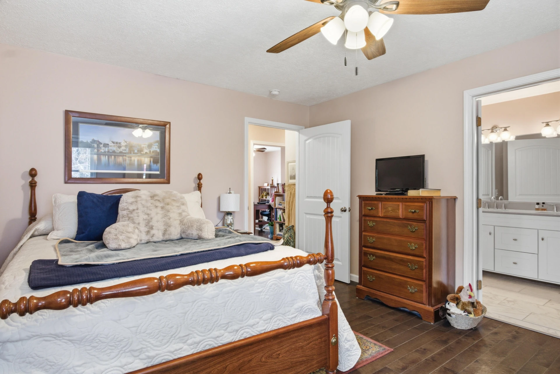 209 Courtland CIR - Photo 22