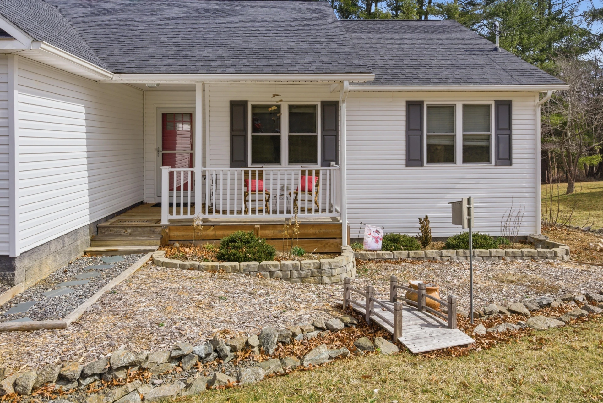209 Courtland CIR - Photo 33