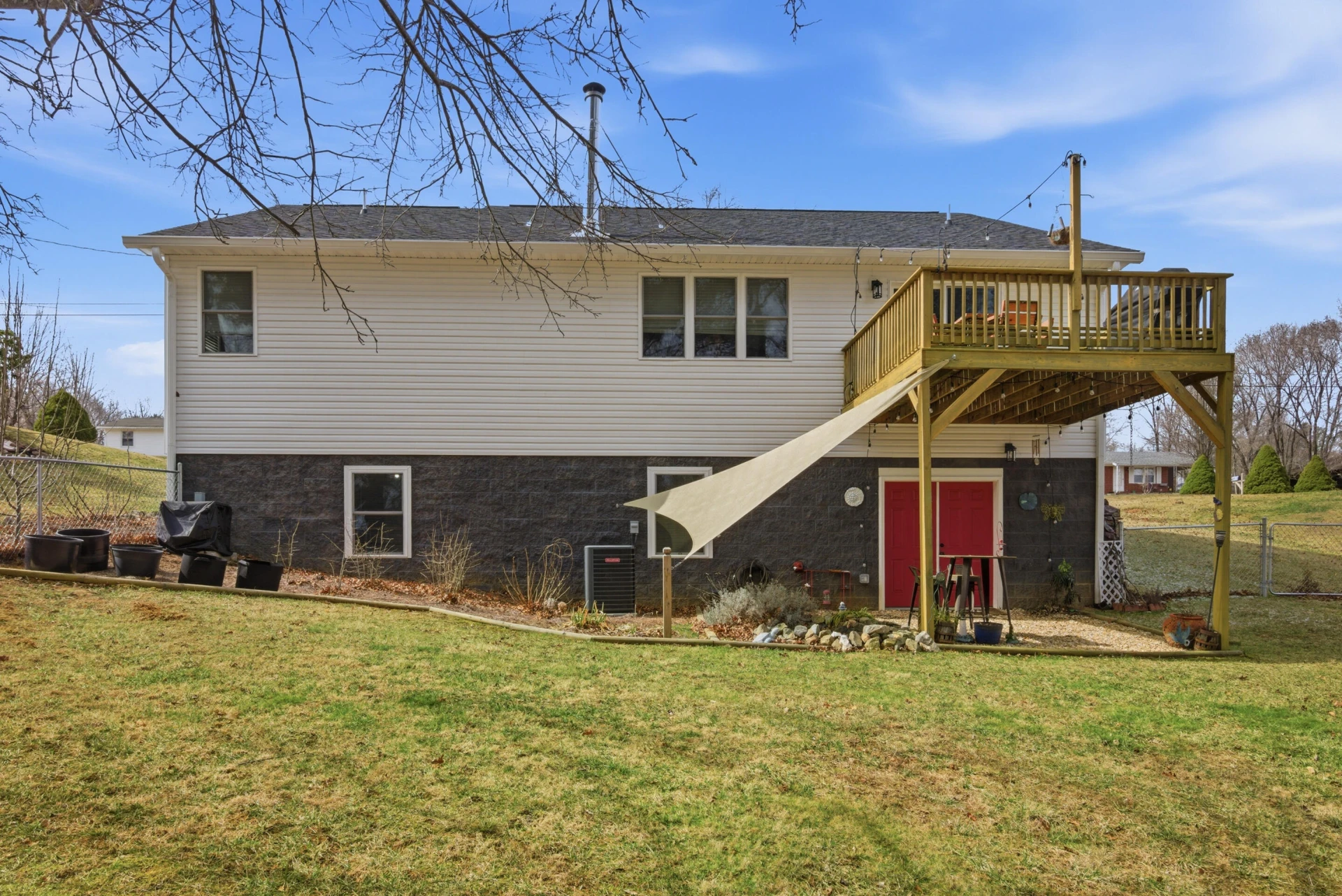 209 Courtland CIR - Photo 39