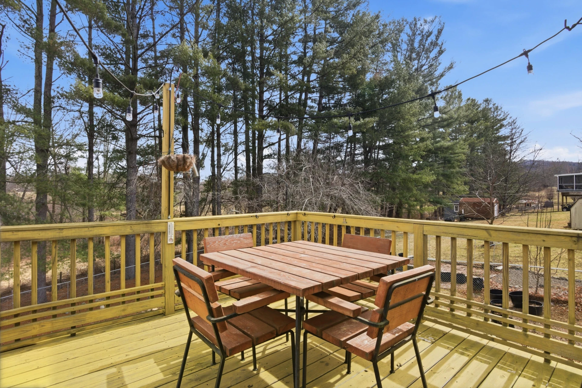 209 Courtland CIR - Photo 48