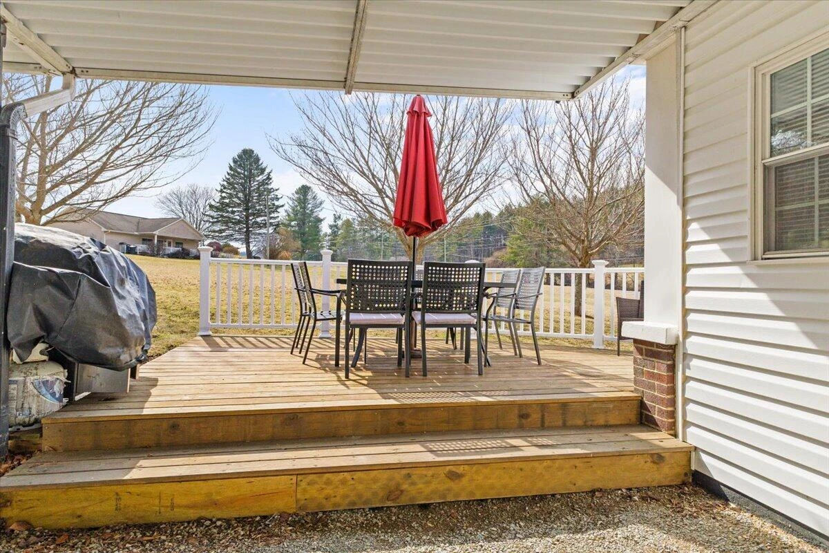 10664 Bent Mountain RD - Photo 29