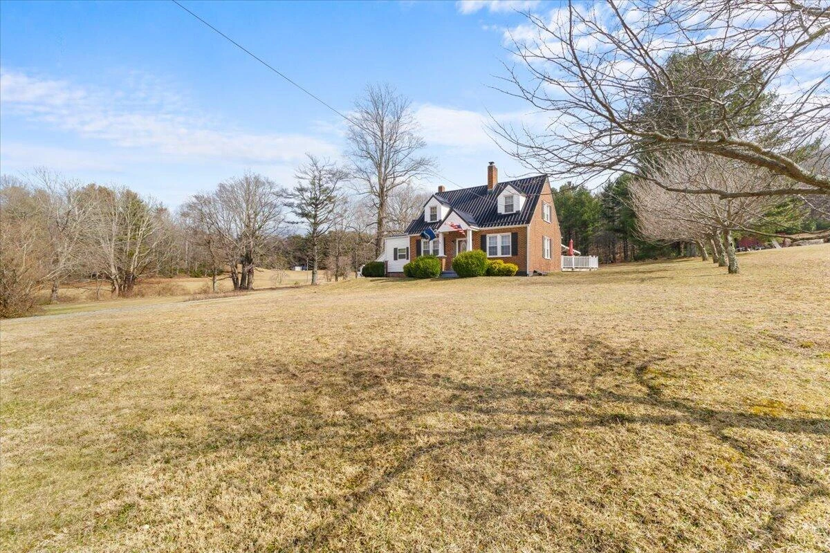 10664 Bent Mountain RD - Photo 3