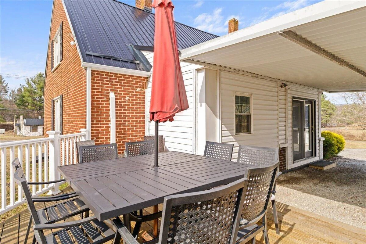 10664 Bent Mountain RD - Photo 30
